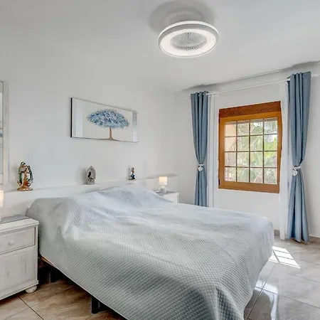 Loro Playa De Americas Apartment